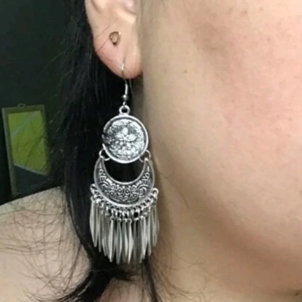 bohemian tassel drop silver metal earrings - Picture 6 of 7